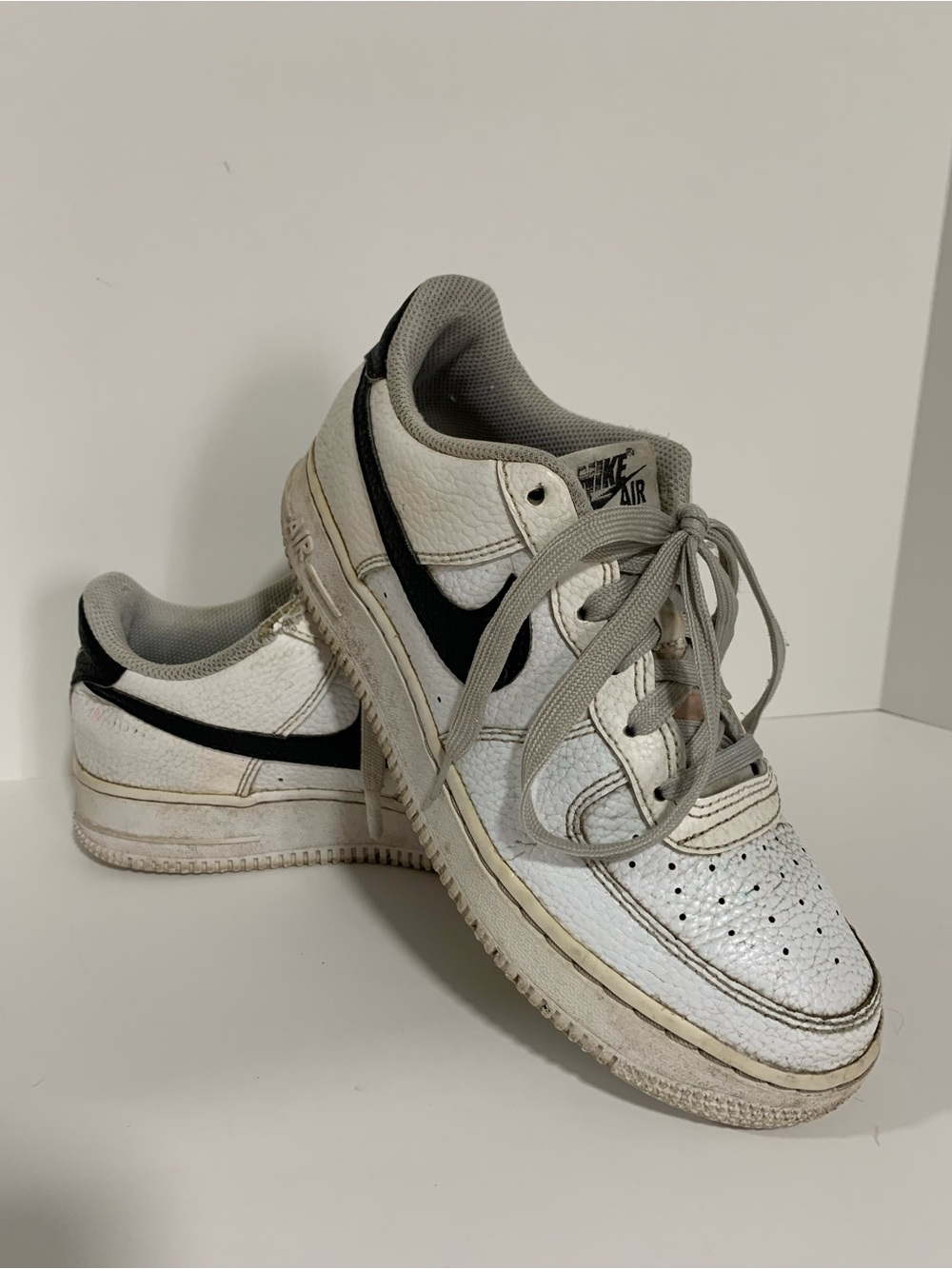 Nike Air Force 1 White and Black Low-Top Sneakers 304